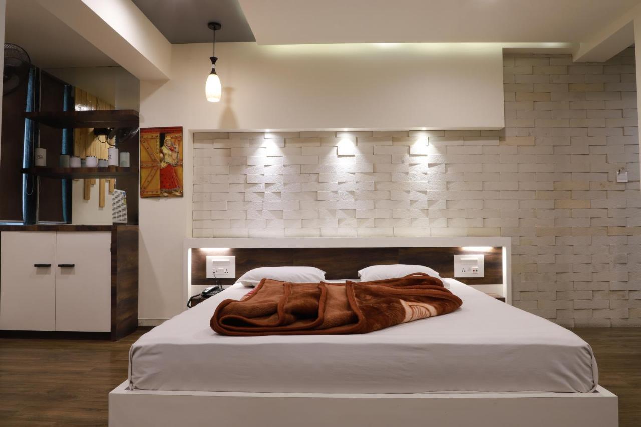 Hotel Darshan Amreli Exterior photo