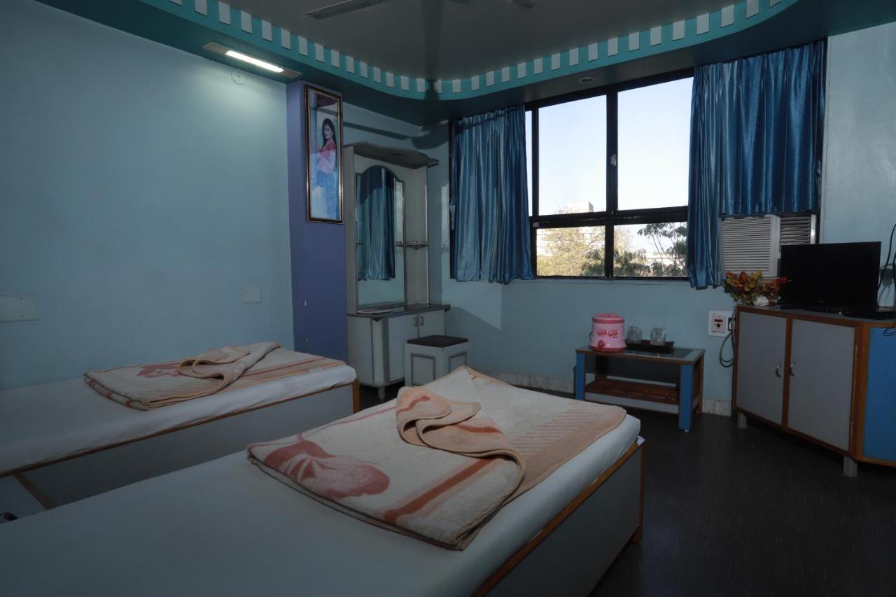 Hotel Darshan Amreli Exterior photo